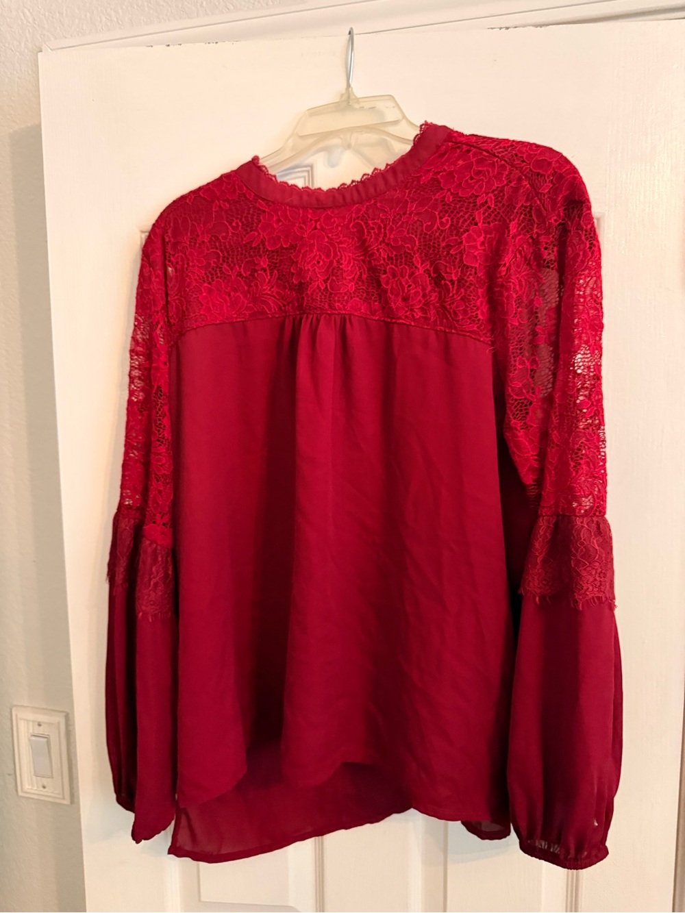 Gibson Red Lace Yoke Balloon Sleeve Blouse